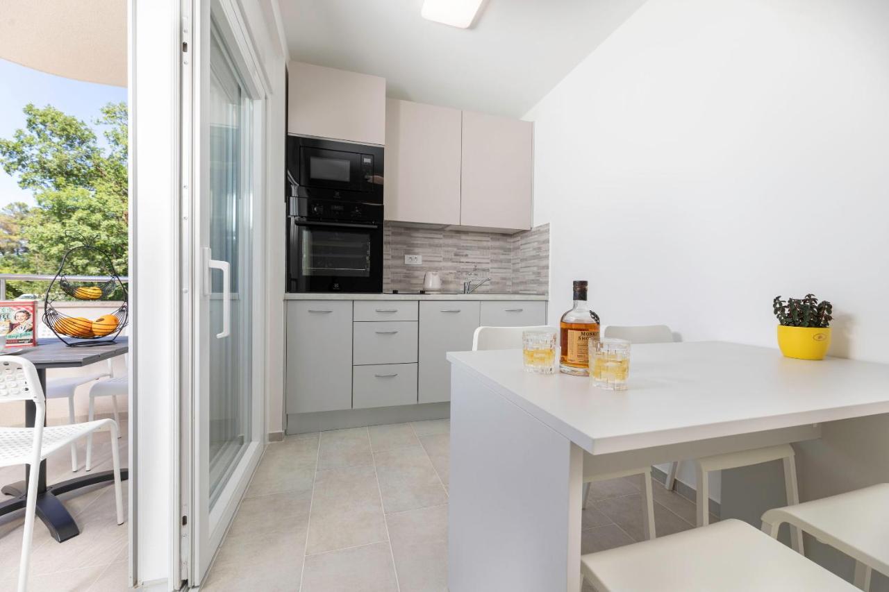 Apartments Sucic 2 Соліне Екстер'єр фото