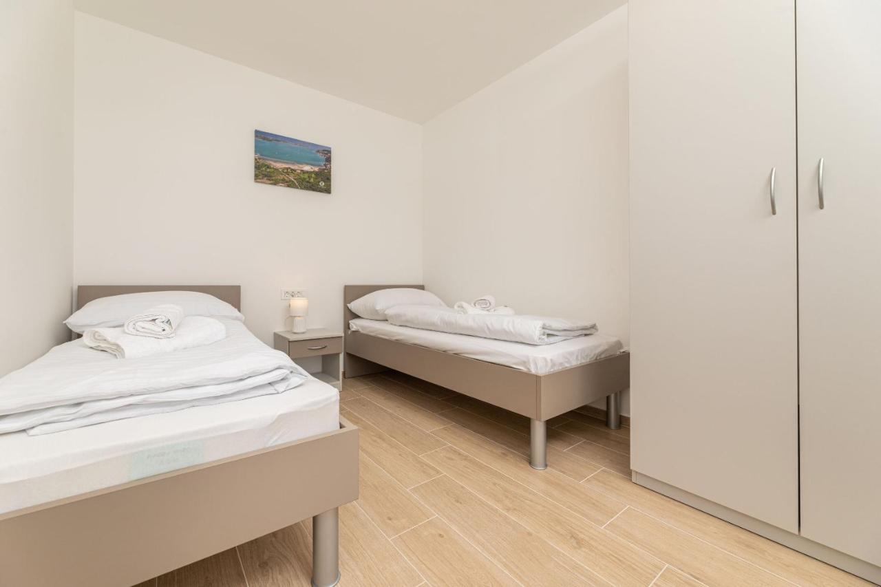 Apartments Sucic 2 Соліне Екстер'єр фото