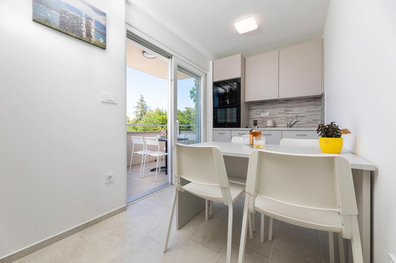 Apartments Sucic 2 Соліне Екстер'єр фото