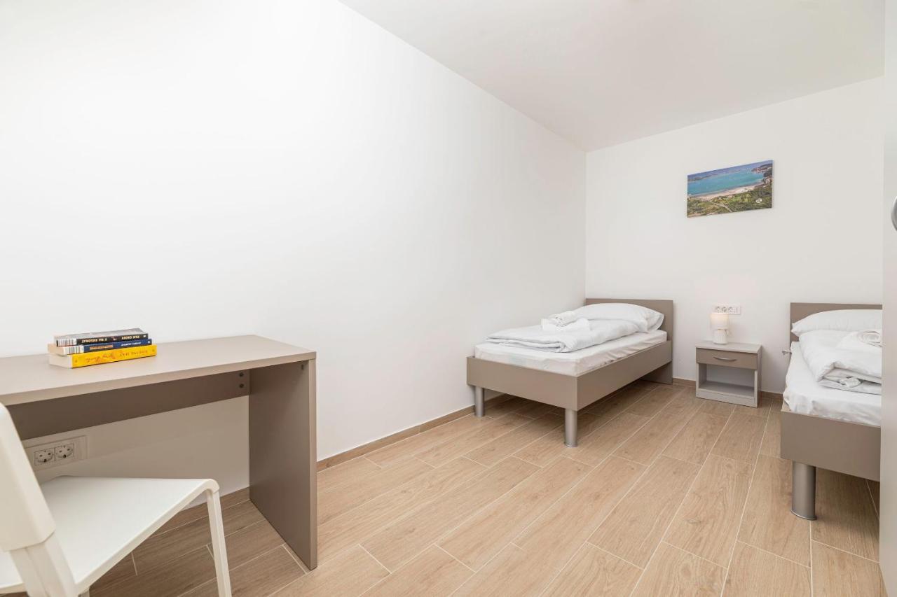 Apartments Sucic 2 Соліне Екстер'єр фото
