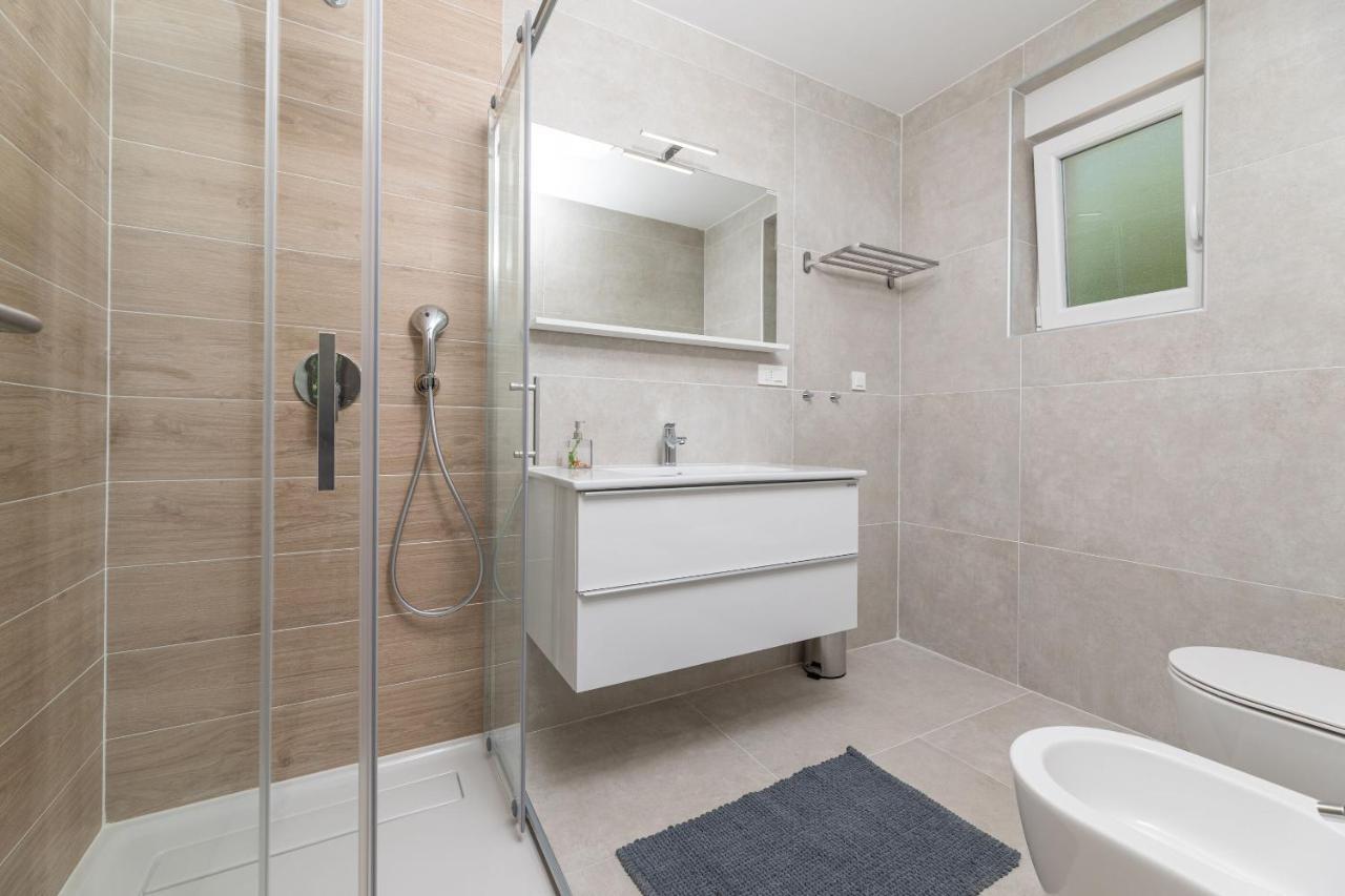 Apartments Sucic 2 Соліне Екстер'єр фото