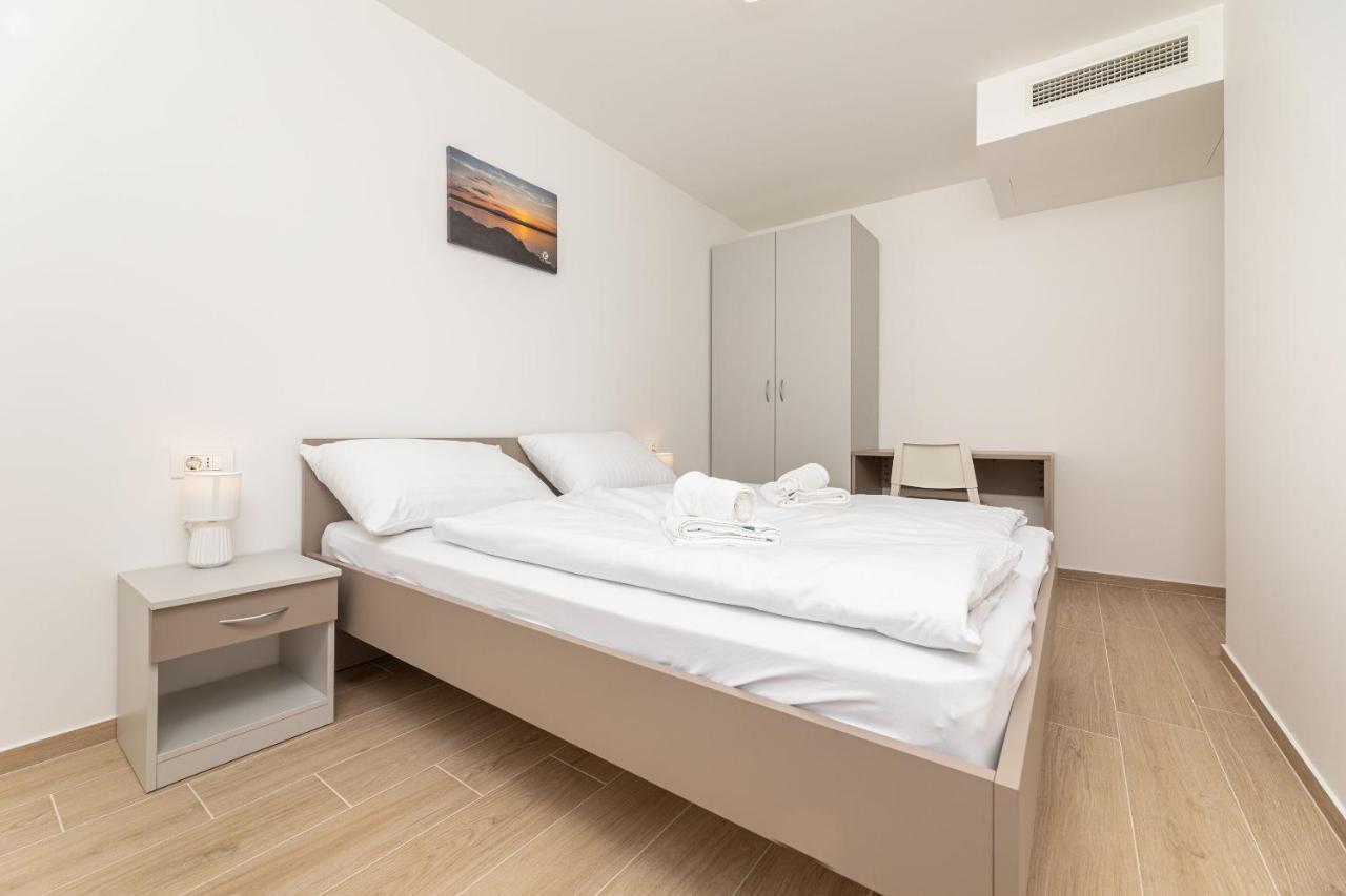 Apartments Sucic 2 Соліне Екстер'єр фото