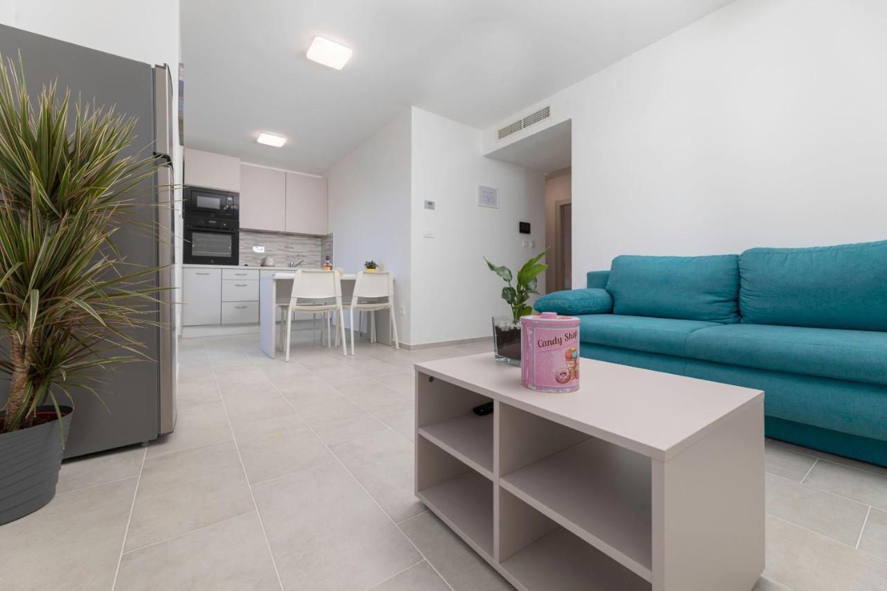 Apartments Sucic 2 Соліне Екстер'єр фото