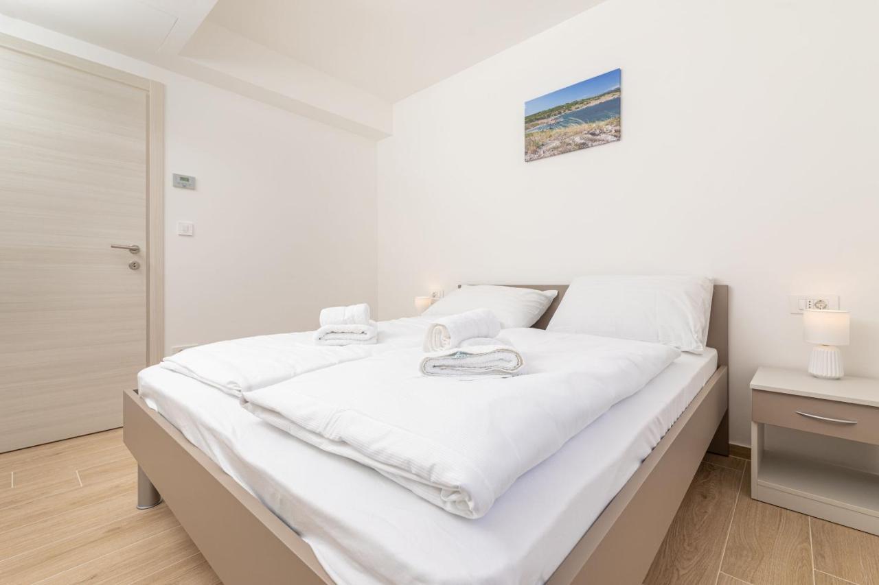Apartments Sucic 2 Соліне Екстер'єр фото