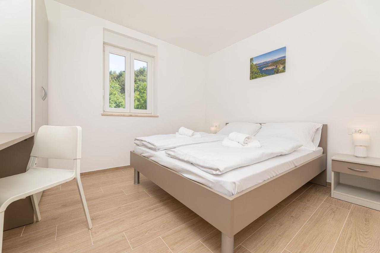 Apartments Sucic 2 Соліне Екстер'єр фото