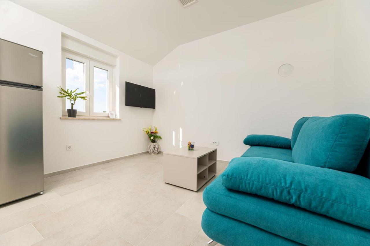 Apartments Sucic 2 Соліне Екстер'єр фото