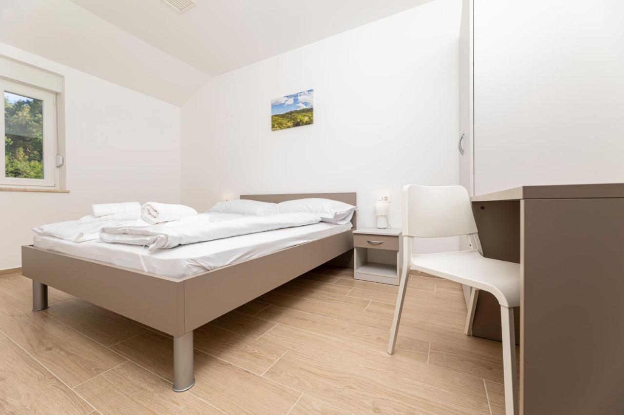 Apartments Sucic 2 Соліне Екстер'єр фото