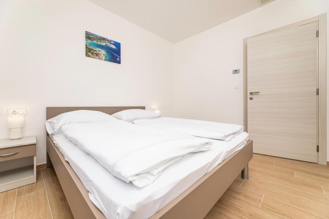 Apartments Sucic 2 Соліне Екстер'єр фото