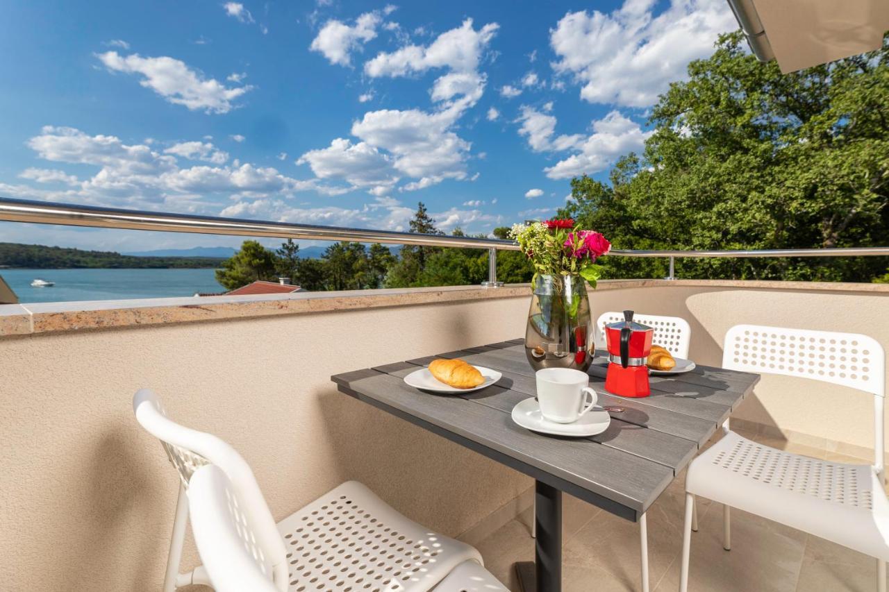 Apartments Sucic 2 Соліне Екстер'єр фото